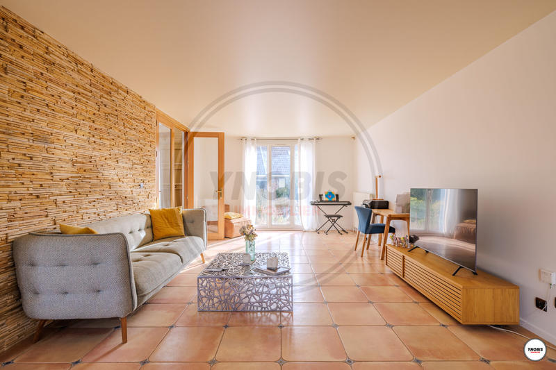 Maison - 212 m² - 8 pièces