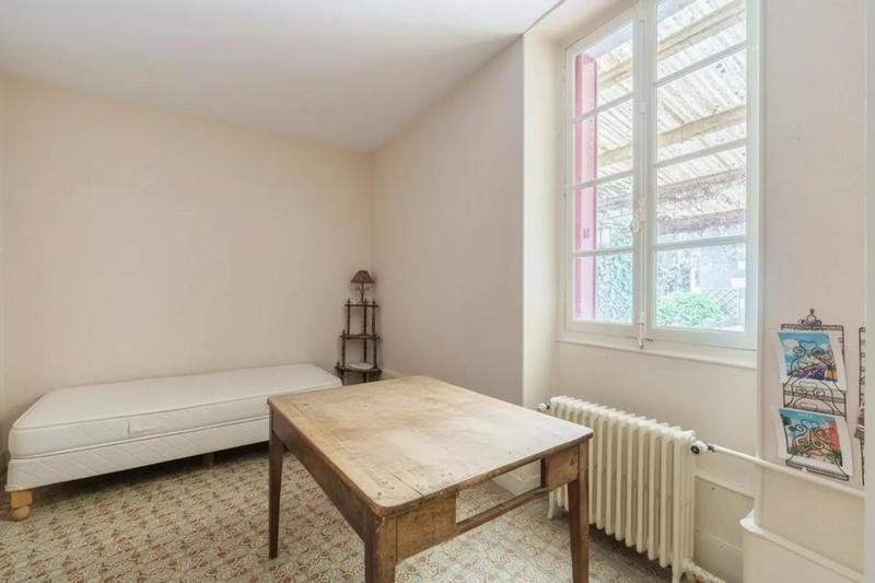 Maison - 240 m² - 10 pièces