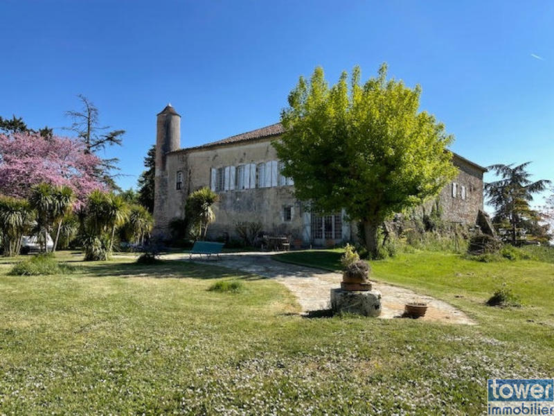 Maison - 750 m² - 10 pièces