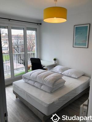 Chambre - 97 m² - 1 pièce