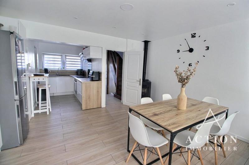 Maison - 85 m² - 5 pièces