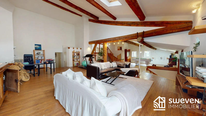 Maison - 512 m² - 12 pièces