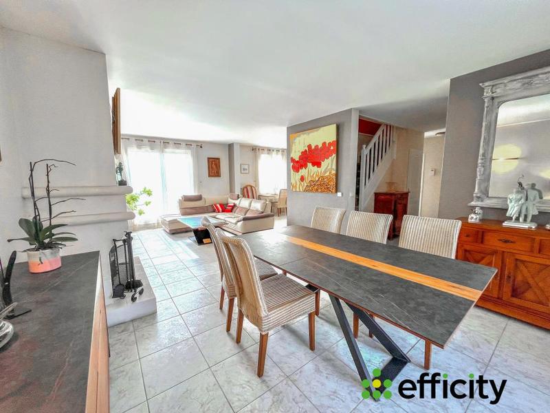 Pavillon - 147 m² - 8 pièces