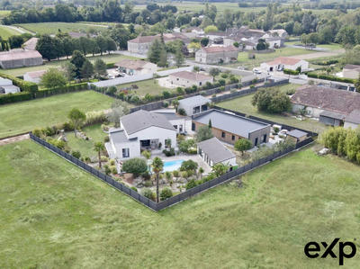 Villa - 187 m² - 13 pièces