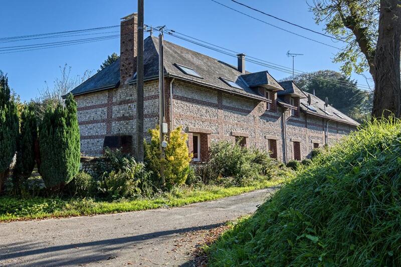 Maison - 250 m² - 10 pièces