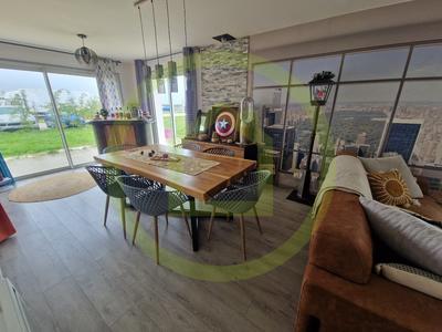 Maison - 180 m² - 6 pièces