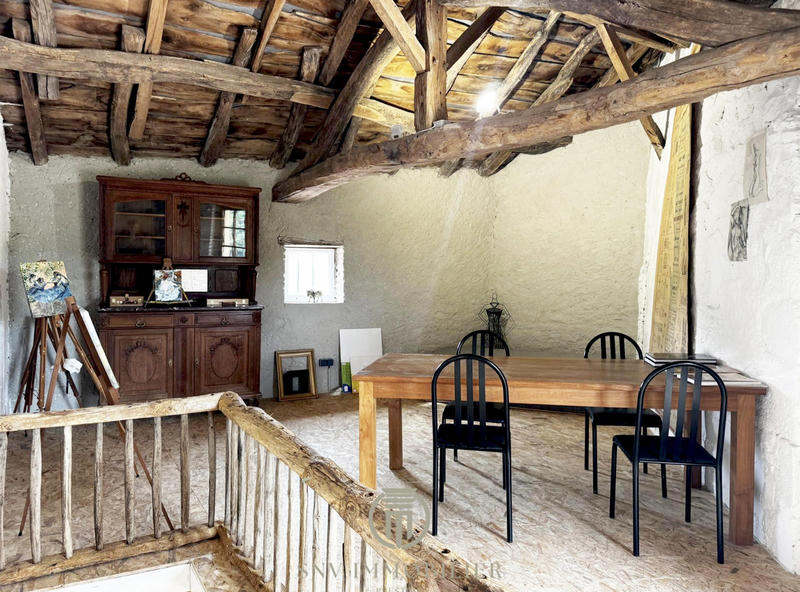 Maison - 221 m² - 7 pièces