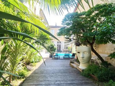 Hôtel particulier - 650 m² - 17 pièces