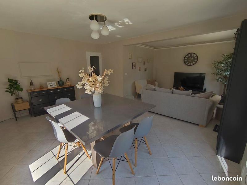 Maison - 90 m² - 5 pièces