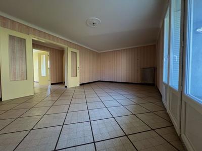 Appartement - 93 m² - 4 pièces