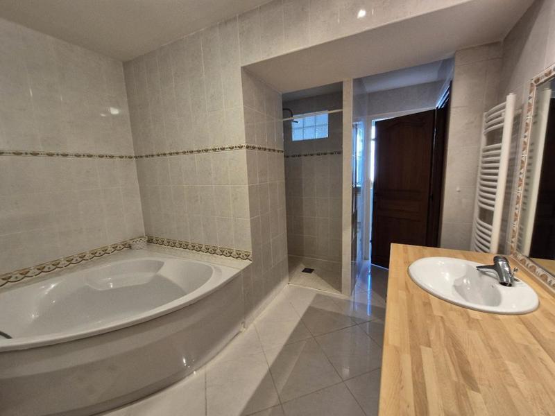 Duplex - 240 m² - 4 pièces