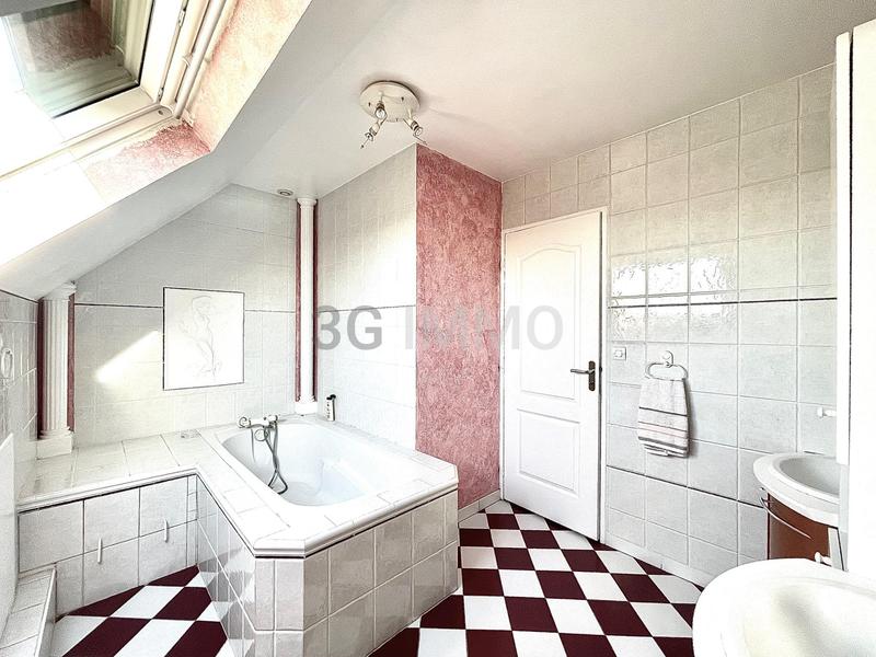 Demeure - 191 m² - 9 pièces