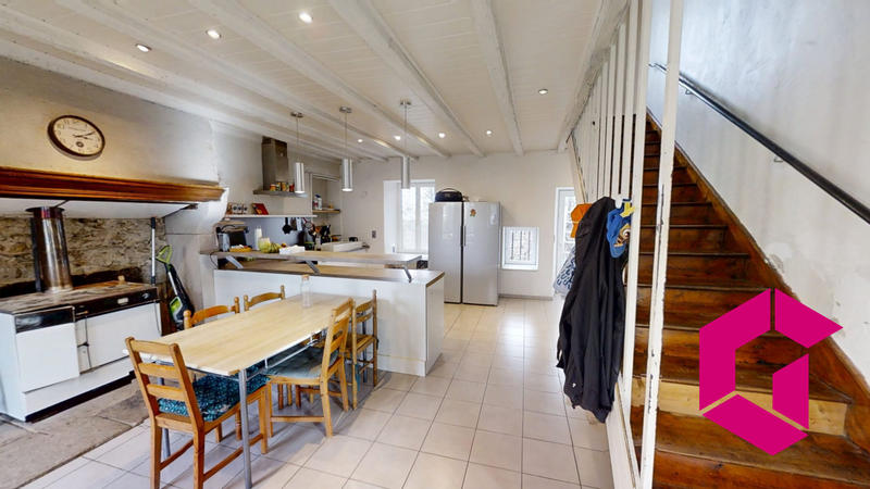 Maison ancienne - 207 m² - 7 pièces