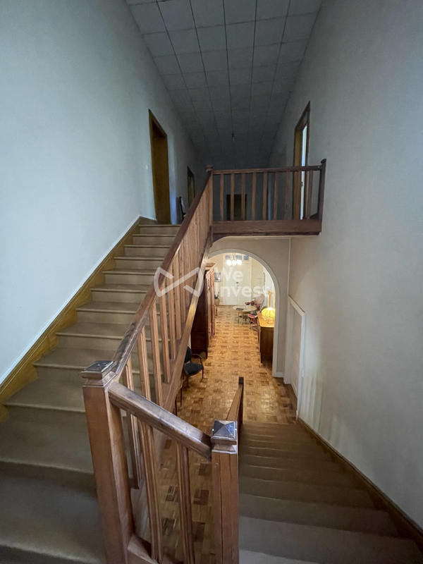 Maison - 331 m² - 9 pièces