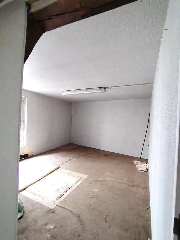 Local commercial - 142 m² - 3 pièces