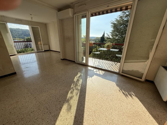 Appartement - 81 m² - 4 pièces