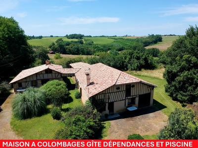 Propriété - 183 m² - 10 pièces