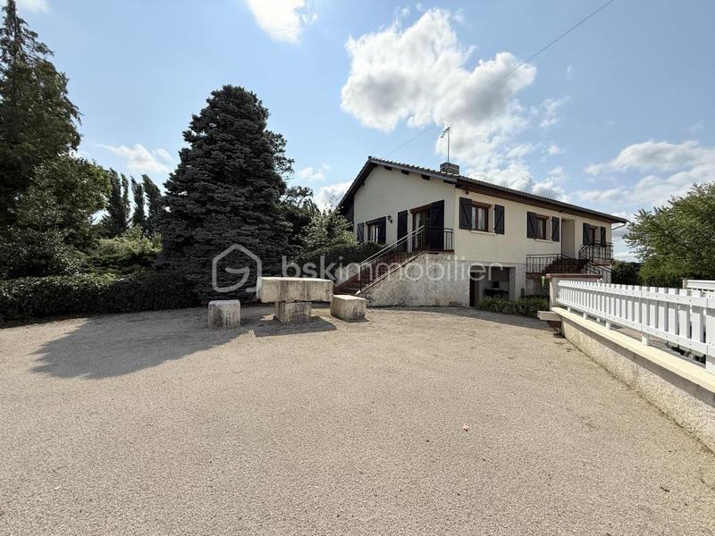 Maison - 230 m² - 4 pièces