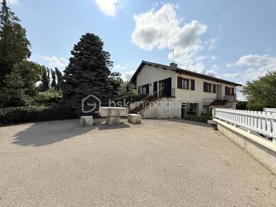 Maison - 230 m² - 4 pièces