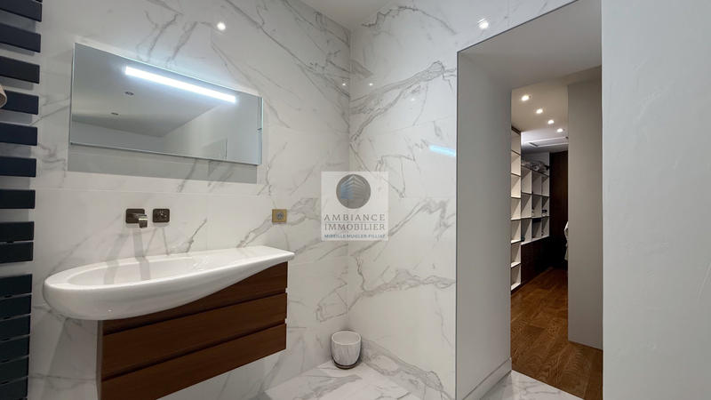 Maison - 219 m² - 6 pièces