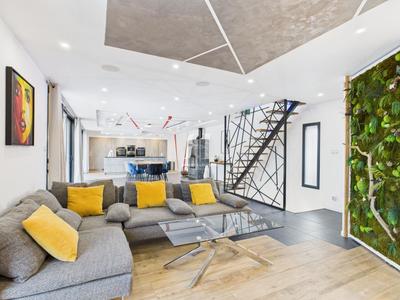 Maison - 203 m² - 6 pièces