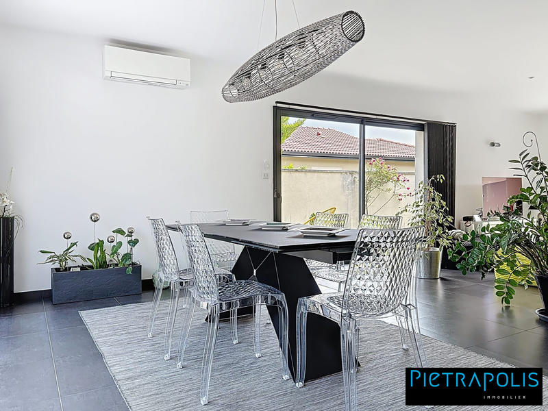 Maison - 140 m² - 5 pièces