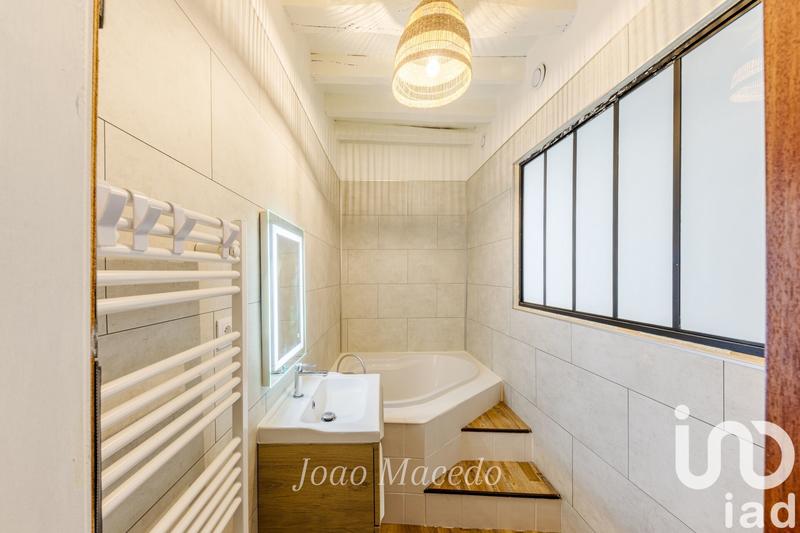 Maison - 240 m² - 6 pièces