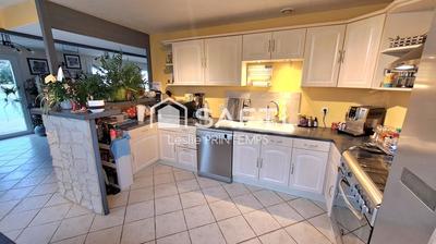 Maison - 92 m² - 5 pièces