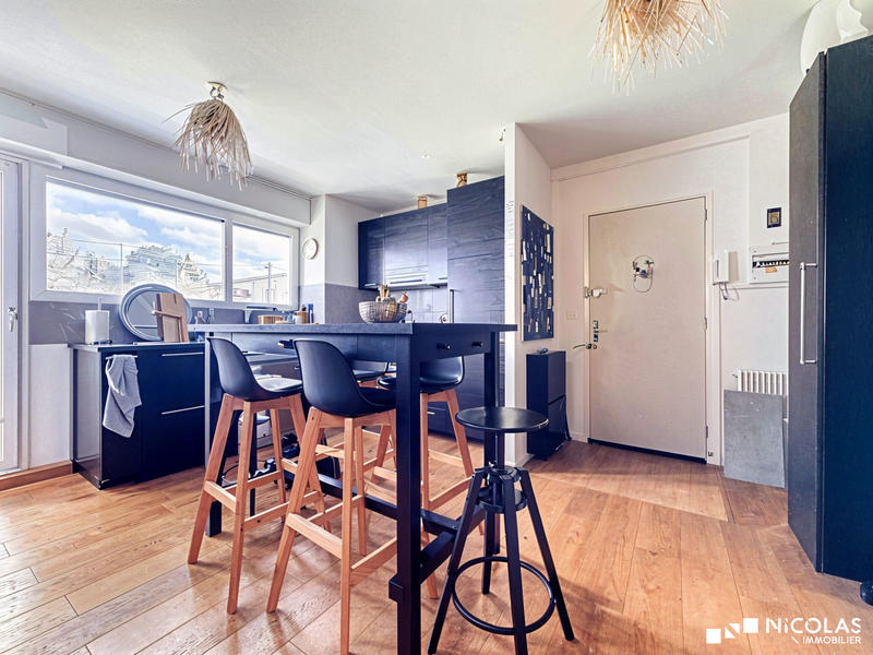 Appartement - 118 m² - 6 pièces