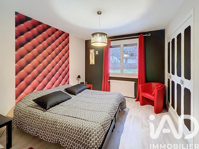 Maison - 258 m² - 8 pièces