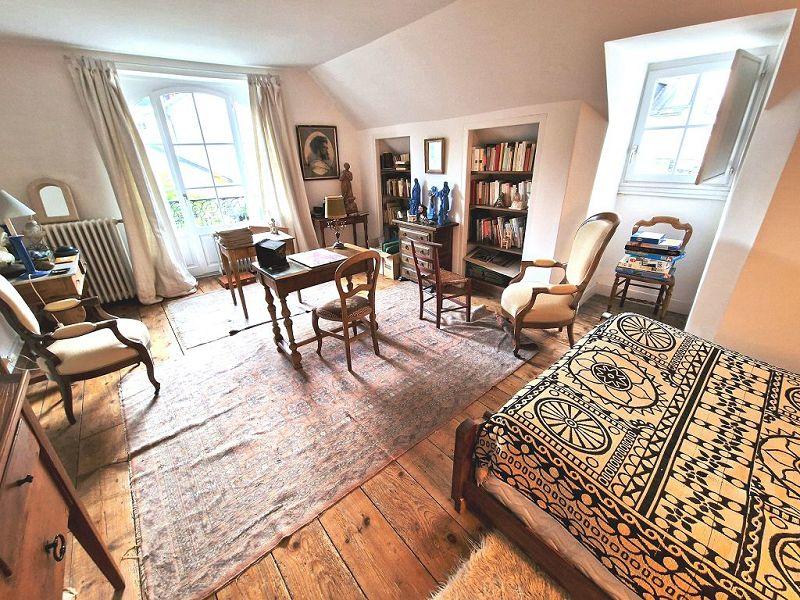 Maison - 238 m² - 7 pièces