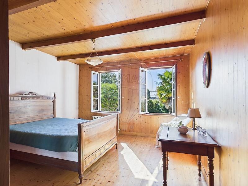 Maison en pierre - 333 m² - 9 pièces