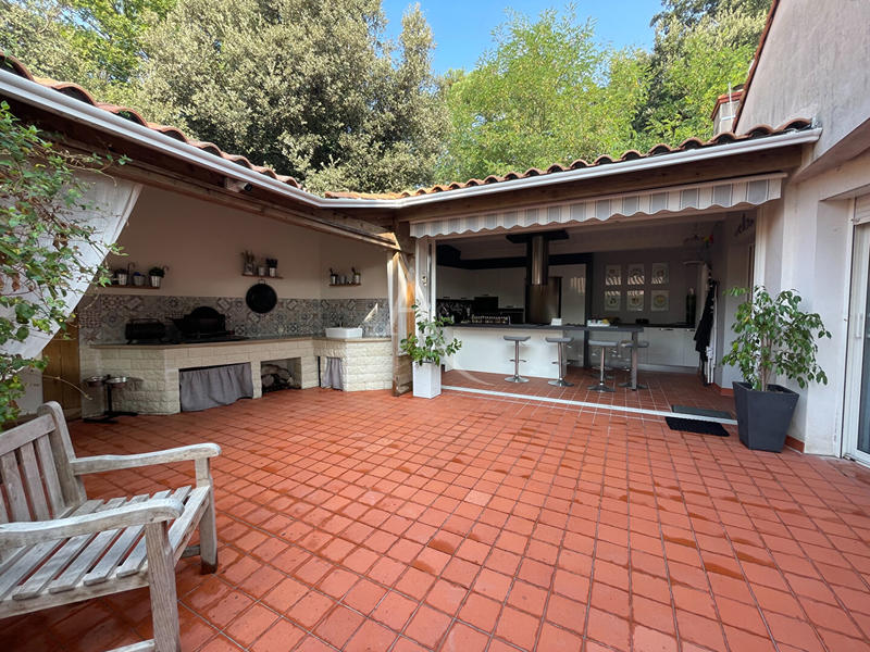 Maison - 220 m² - 12 pièces