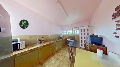 Maison - 216 m² - 7 pièces