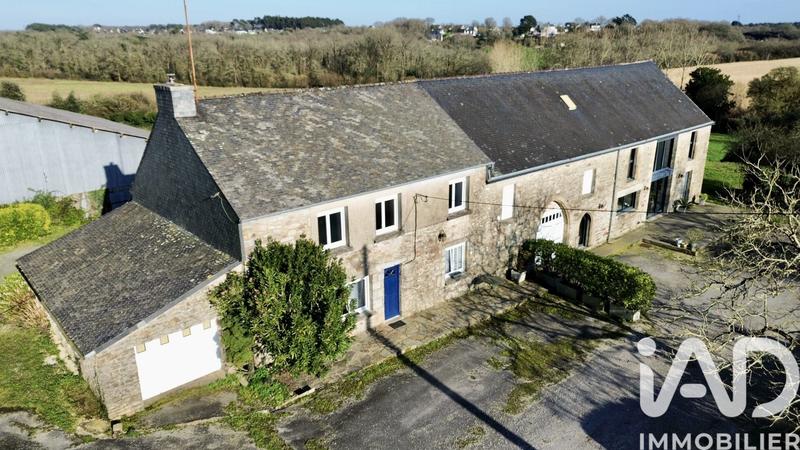 Maison - 274 m² - 12 pièces