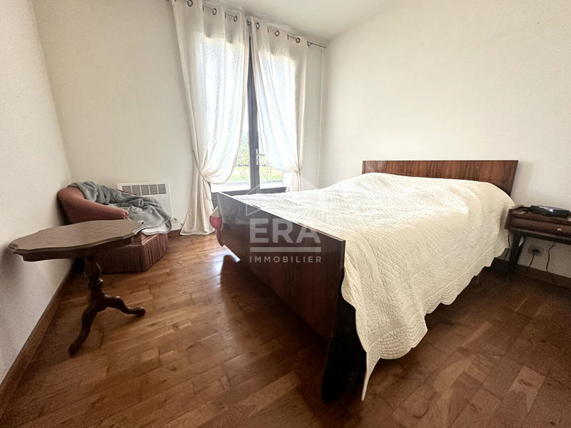 Maison - 221 m² - 8 pièces