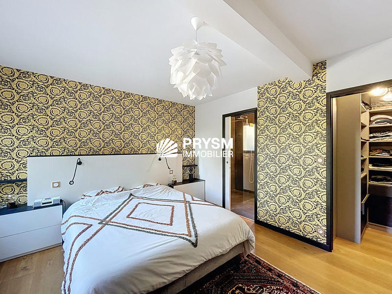 Maison contemporaine - 197 m² - 6 pièces