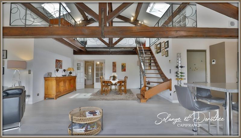 Maison - 325 m² - 8 pièces