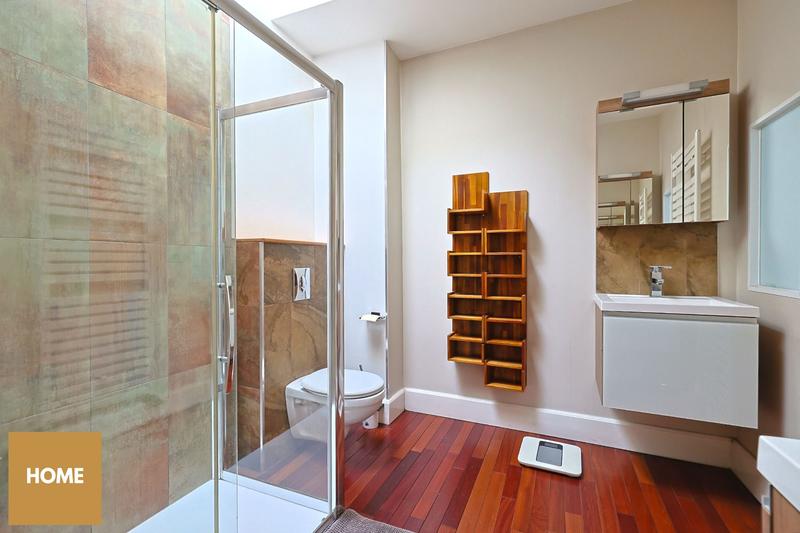 Maison - 270 m² - 9 pièces