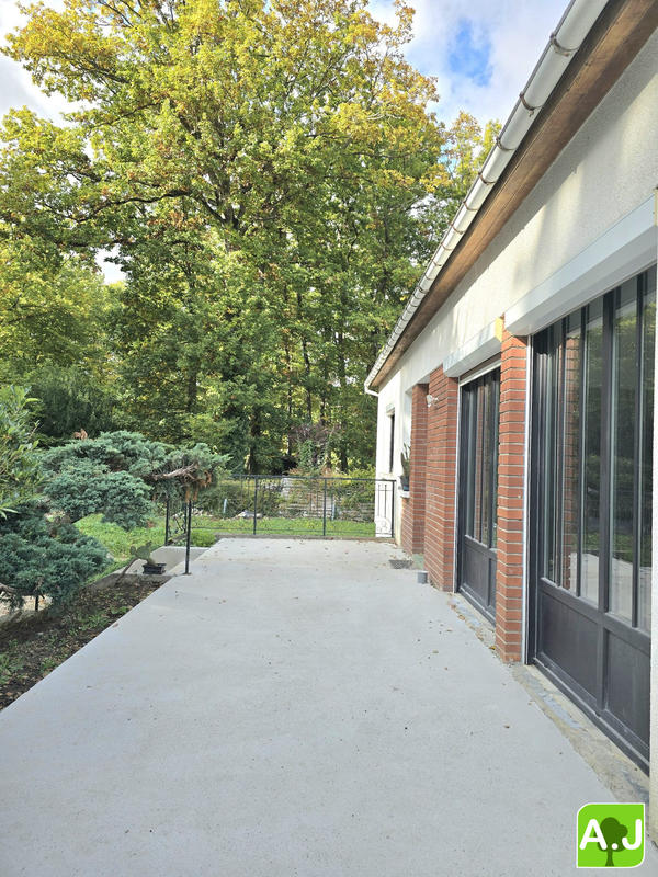 Maison traditionnelle - 131 m² - 6 pièces