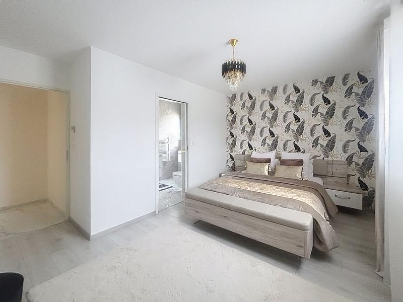 Maison traditionnelle - 152 m² - 6 pièces