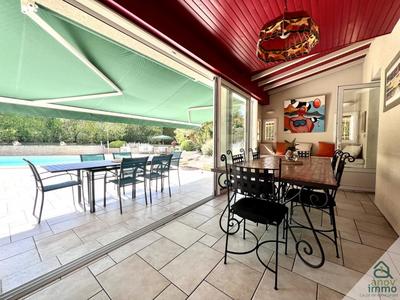 Villa - 240 m² - 7 pièces