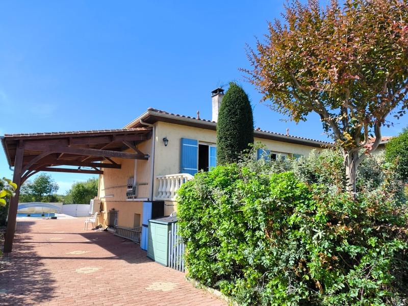 Maison - 239 m² - 10 pièces