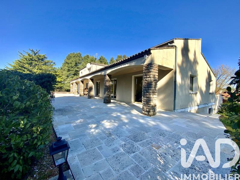 Maison - 525 m² - 12 pièces