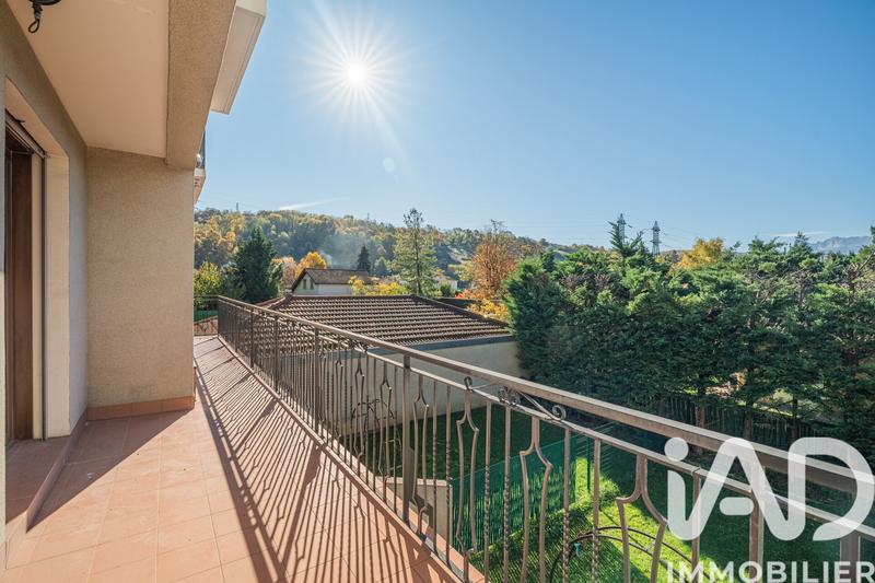 Appartement - 101 m² - 4 pièces