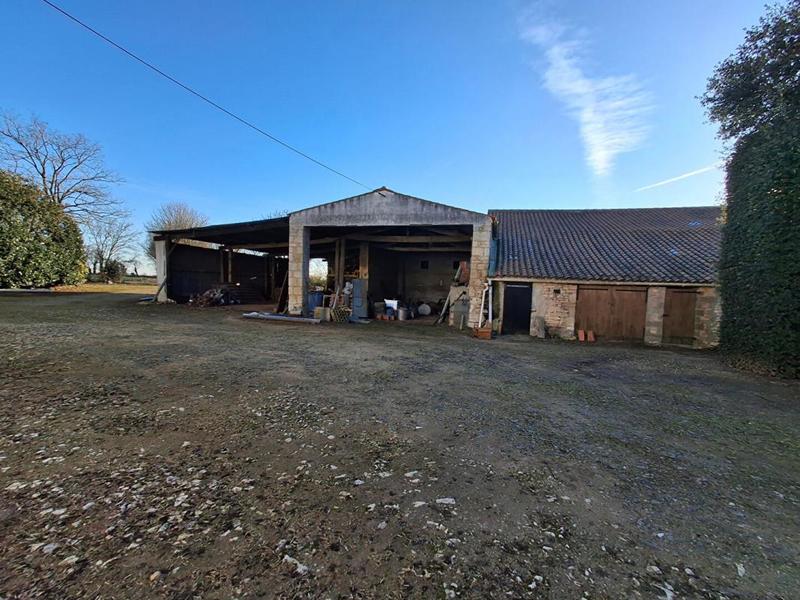 Maison - 230 m² - 8 pièces