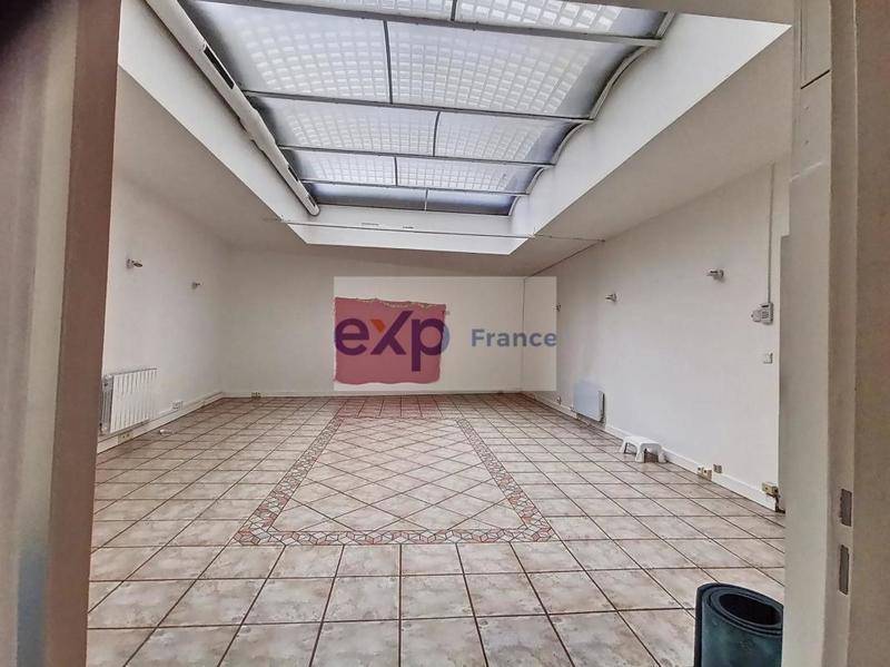 Local commercial - 101 m²