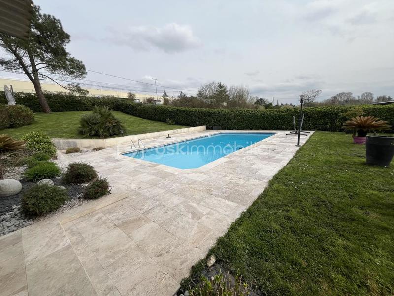 Maison - 158 m² - 6 pièces