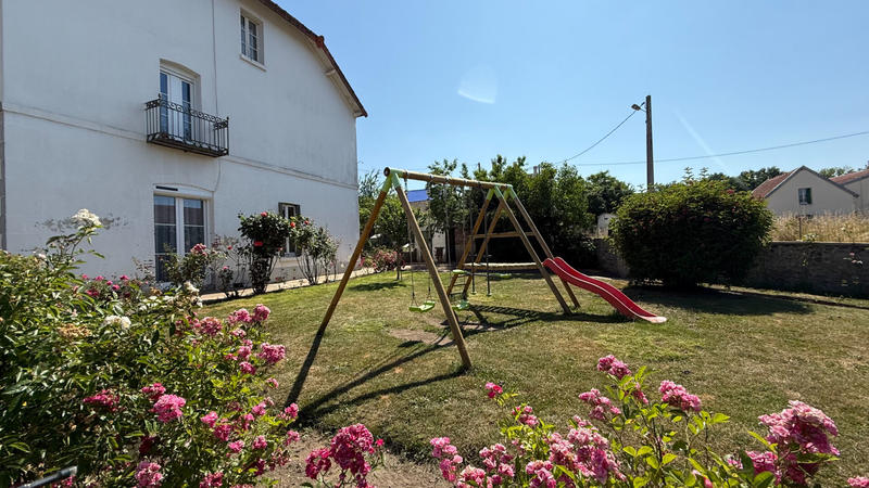 Maison - 256 m² - 10 pièces