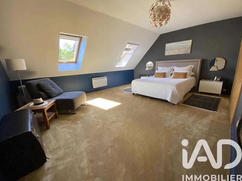 Maison - 236 m² - 7 pièces